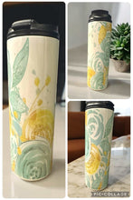 Charger l&#39;image dans la galerie, Verre isotherme 20 oz avec double couvercle et design floral, garde boissons chaudes ou froides 7/8 heures.
