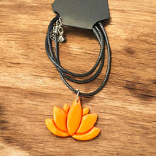 Charger l'image dans la galerie, Collier Éco-Chic en Coton Ciré – Fait Main
