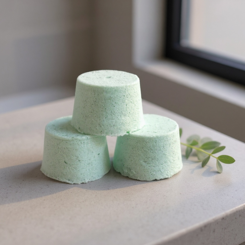 Vapeurs de douche revitalisantes en tablette aromatique naturelle pour détente et soulagement respiratoire, paquet de 3, vert pâle.