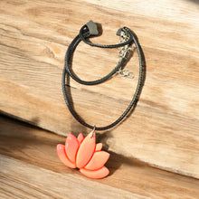 Charger l'image dans la galerie, Collier Éco-Chic en Coton Ciré – Fait Main
